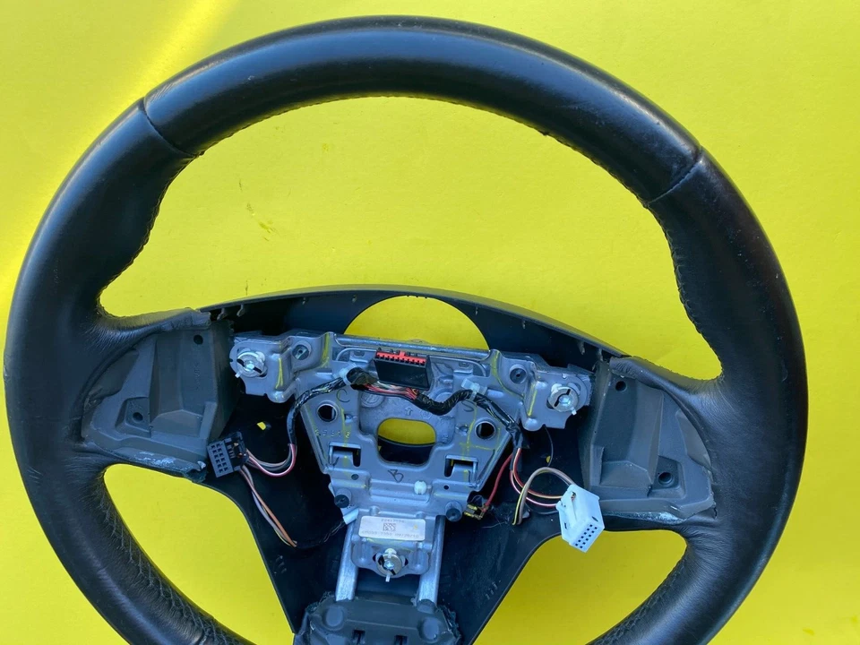 Volante Cadillac ATS 2013-2017 envuelto en negro OEM 23417538 Foto 4 de 4