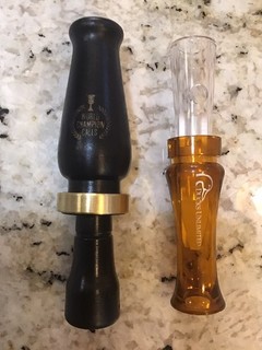 🦆 2 VINTAGE HUNTING DUCK CALLS ….. DUCKS UNLIMITED & WORLD CHAMPION CALL