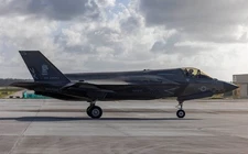 Lockheed Martin F-35B Lightning II VMFA-121 Green Knights Mahogany Model 1/32