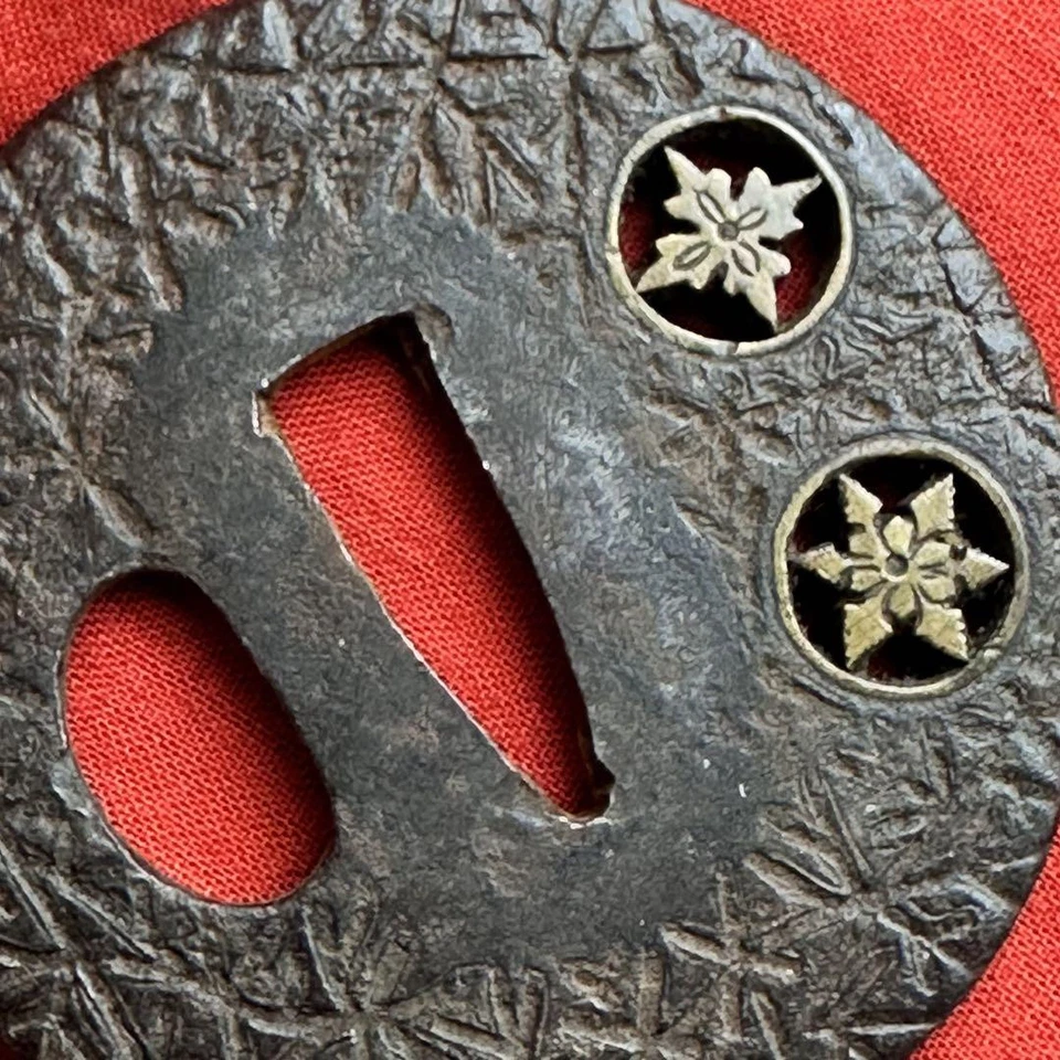 Antique Japanese Katana Tsuba Family Crest Design Edo Mid-Period Fitting - Image 2 of 4