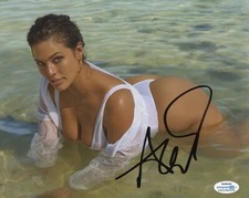 Ashley Graham Sexy Supermodel Autographed Signed 8x10 Photo ACOA