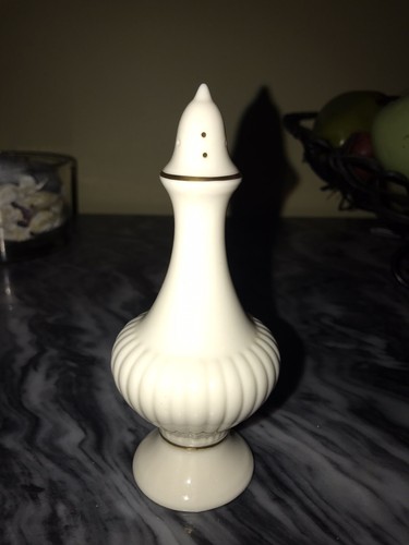 Minty LENOX SALT or PEPPER SHAKER, Gold Trim, Unused