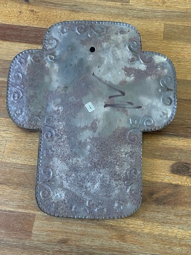 Handgefertigtes mexikanisches Volkskunst Metall Kreuz Dose rotes Herz 11” x 9” - Bild 13 von 21