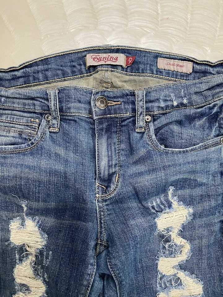 EUNINA JEANS TIRO BAJO AJUSTADO TOBILLO LAVADO CLARO TALLA 9 Foto 3 de 4