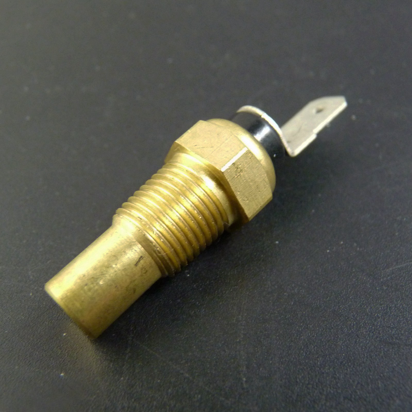ENGINE COOLANT TEMPERATURE SENSOR 4671065 MD091056 For Acura Hyundai ...