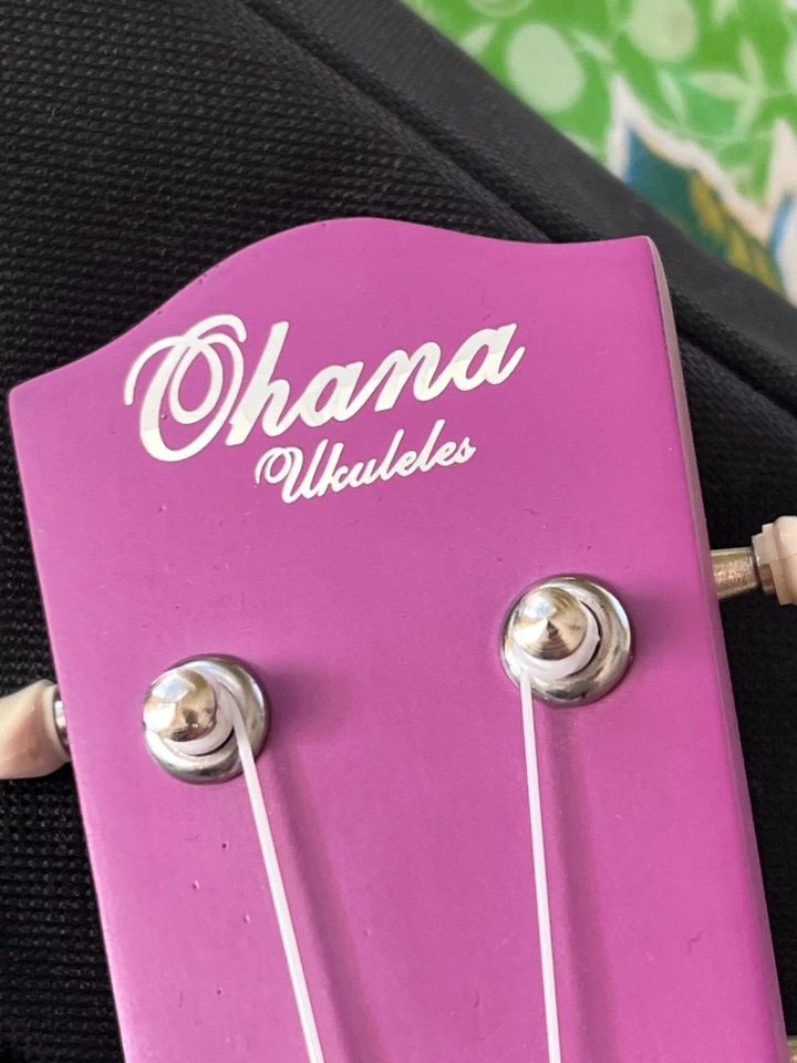 Ukelele soprano Ohana SK-10 acabado violeta ¡en excelente estado! Foto 4 de 4