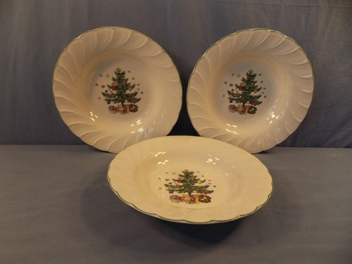 Nikko "Happy Holidays" 3 Soup Bowls 9 1/4" - Picture 2 of 5