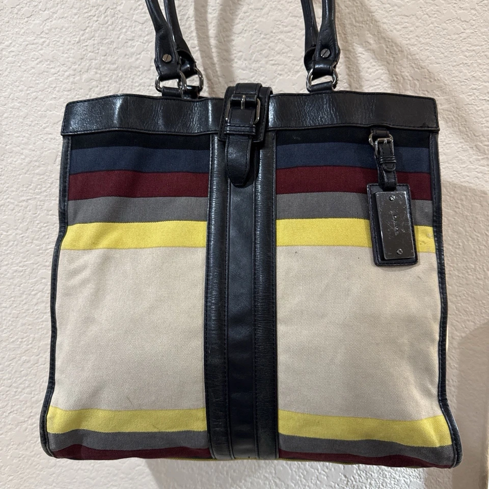 L.A.M.B. Bolso de hombro grande de lona y cuero beige a rayas ribete de cuero negro Foto 2 de 4