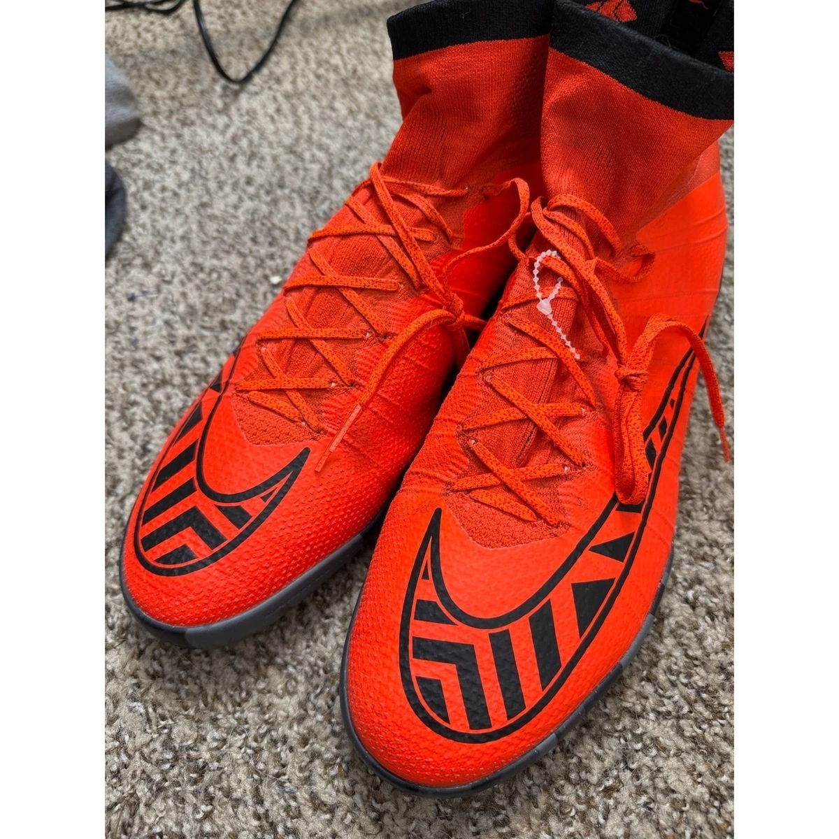 Preços baixos em Nike Laranja 13 Chuteiras e Tênis de futebol dos