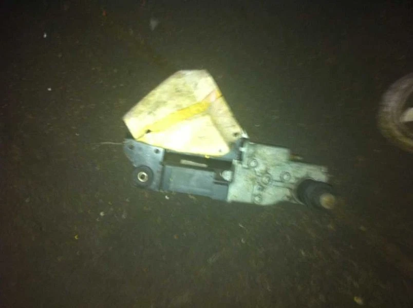 Motor limpiaparabrisas trasero Century 1985  Foto 3 de 4