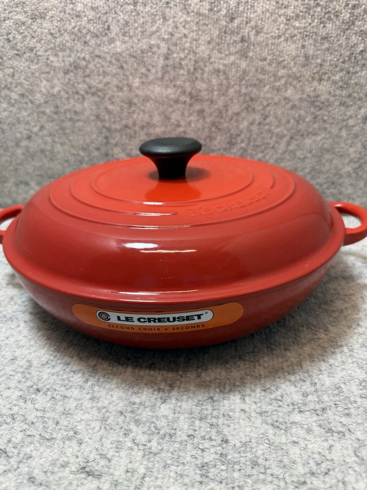 le creuset Cast Iron # 30 Enameled Dutch Oven Flame 14.5 In New 01