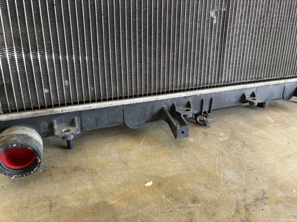 2010-2014 Subaru Legacy Outback WRX 2.0L, 2.5L AT Radiator, OEM Foto 3 de 4