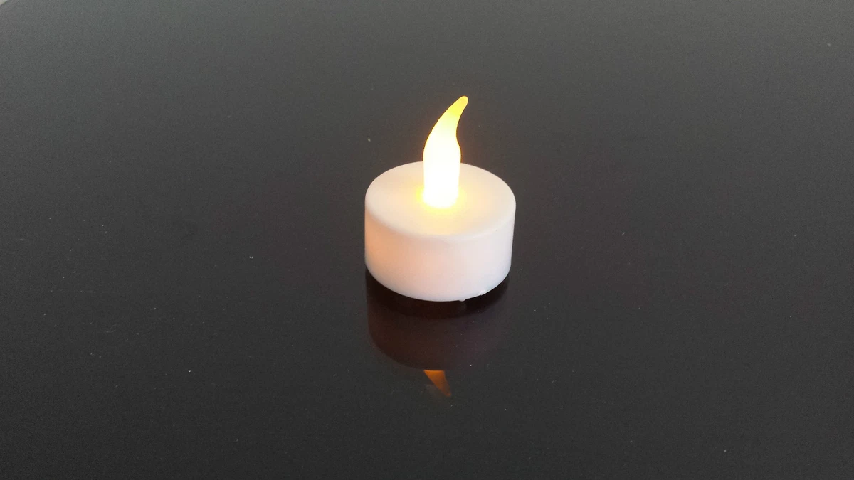 Set 10 candele decorative 10 LED effetto fiamma da interno controllo remoto a batteria | vendita