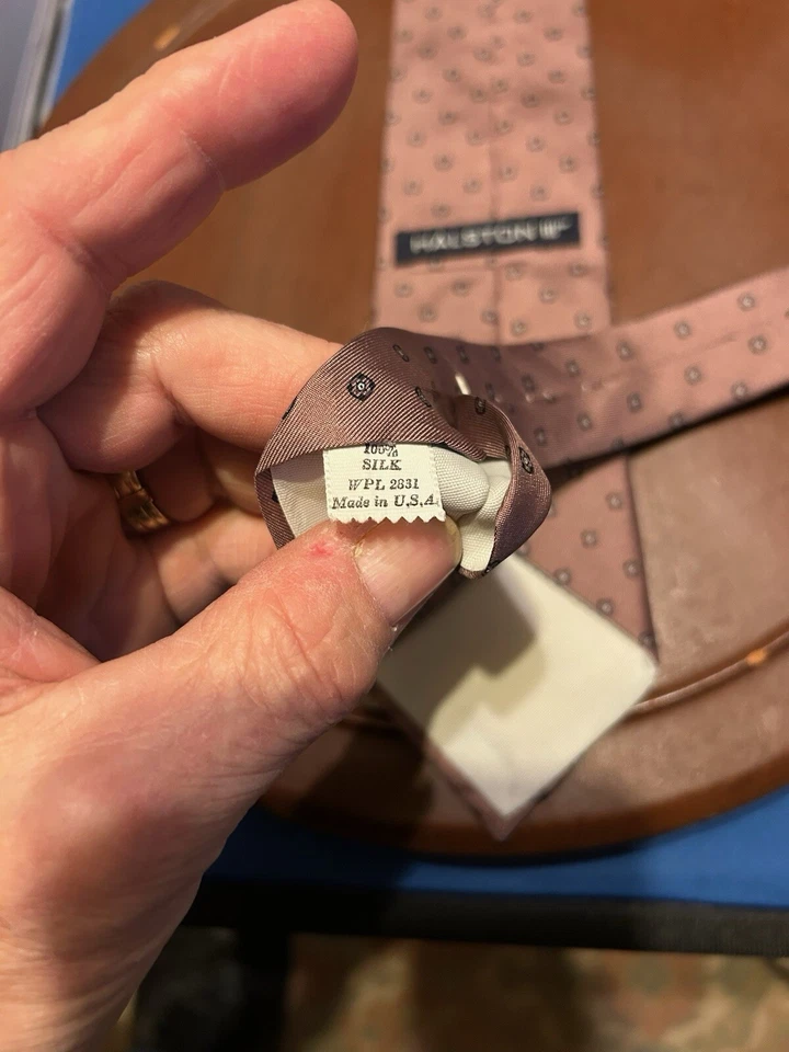 Corbata Halston III para hombre rosa malva 100 % seda a lunares hecha en EE. UU. Foto 4 de 4