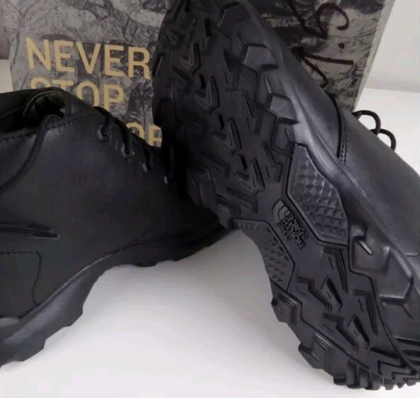 The North Face Thermoball Versa Chukka II Boots Black  display picture 2