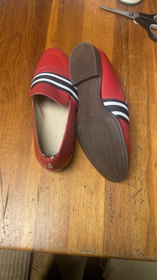 Tommy Hilfiger Mujer Mocasines Rojos Con Insignia Bandera Talla 6 1/2 Med. Foto 4 de 4
