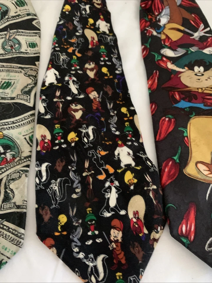 Lote De 5 Corbatas De Colección Cuello Looney Tunes Bugs Bunny Lucas Taz Y La Pandilla Foto 3 de 4