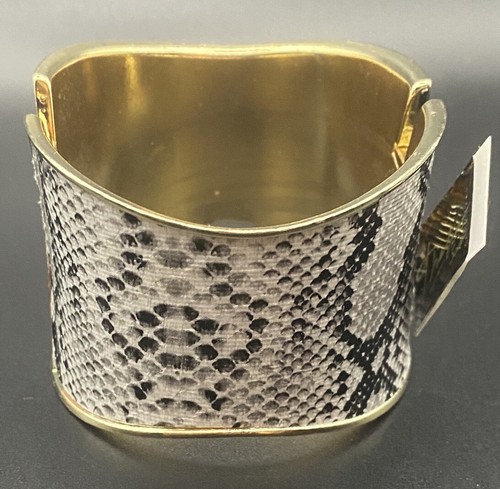 Thalia Sodi Bracelet Yellow Gold Tone White And Black Snake Print Hinge NWT $35 - Picture 2 of 7