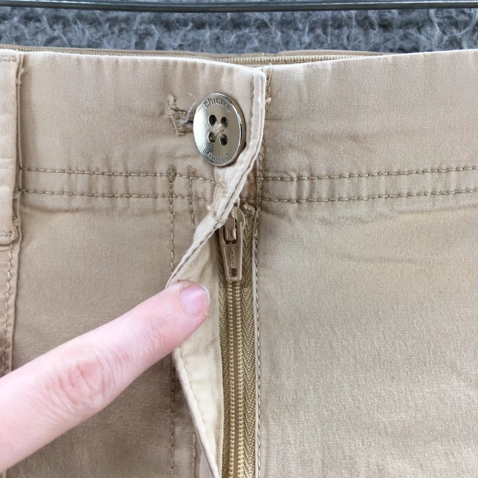 Chicos Utility Shorts Womens 10 (actual 34x11) Beige Cotton Blend High Rise Zip - Image 3 of 4