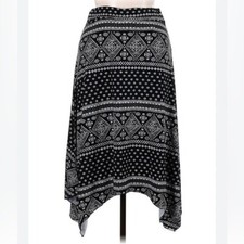 Maurices midi sharkbite hem black and white Jacquard Damask Paisley Size Small