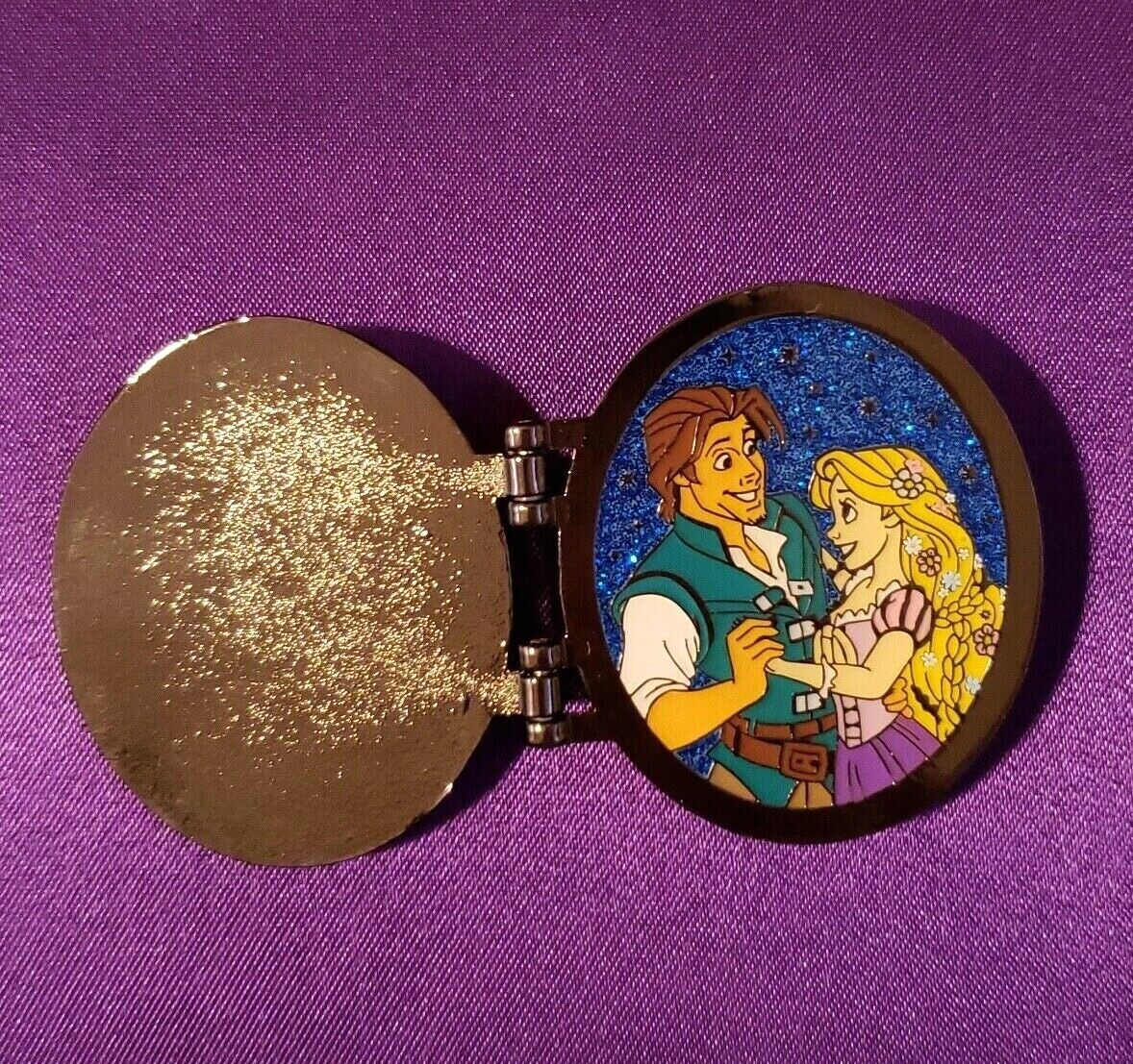 Rapunzel And Flynn - Disney Princess 3D Locket Blind Box Pin - NEW