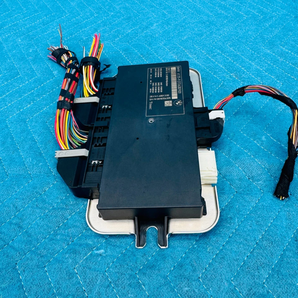 2012–2017 宝马 650i FRM III Footwell 照明控制模块 原始设备制造商 61359273630 — 第 4/4 张图片