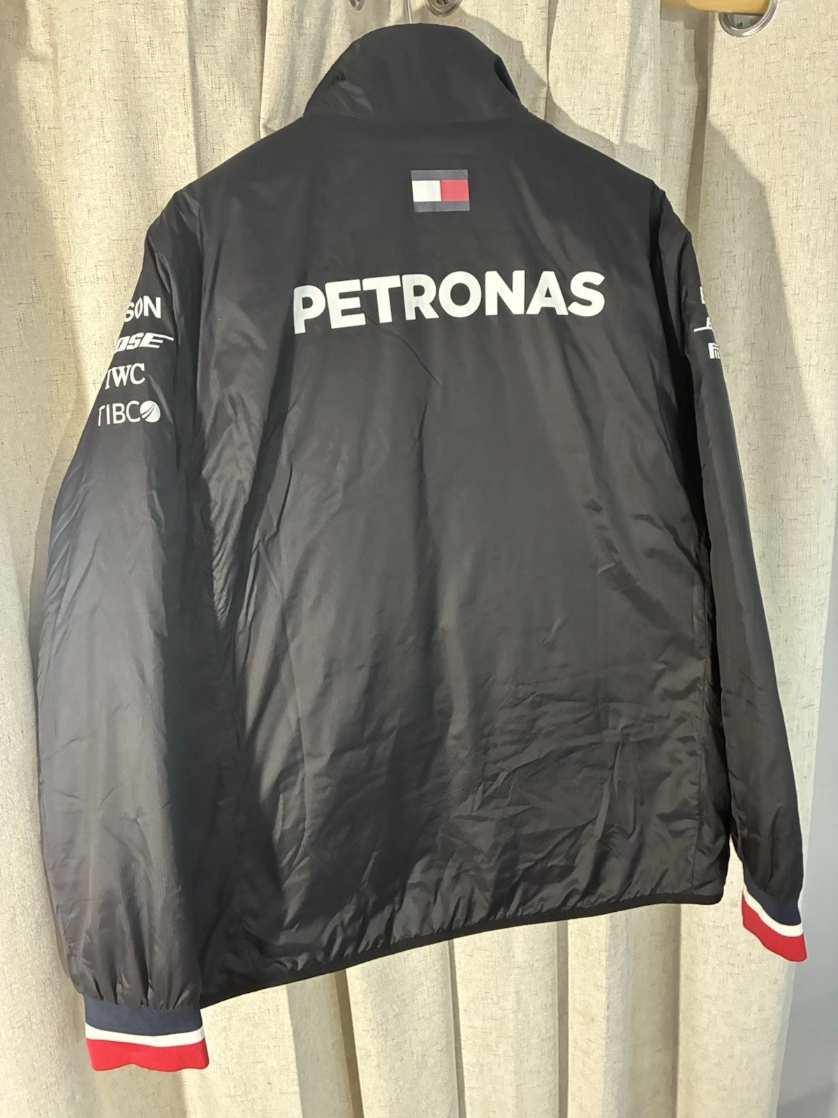 Mercedes-AMG Motorsport Petronas Full Zip F1 Team Softshell Puffer Jacket XXL image 13