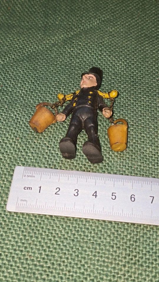 Gummi Spielzeug Figur Schornsteinfeger Kaminkehrer - Schwarz - 7cm - Bild 4 von 4