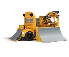 Tech Deck Sk8 Crew Ultra Sk8 Bus & Storage Playset with Fingerboard & Figure