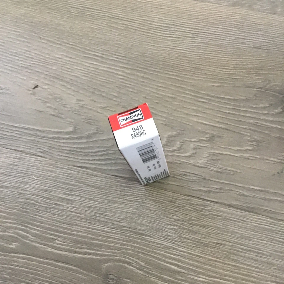 Свеча зажигания Champion RA8HC с медным сердечником плюс кол-во 1 шт. новые из старых запасов - Изображение 2 из 4