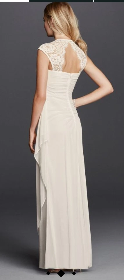 Vestido formal de boda de malla mate largo de encaje con mangas de casquillo blanco David's Bridal XS Foto 2 de 4