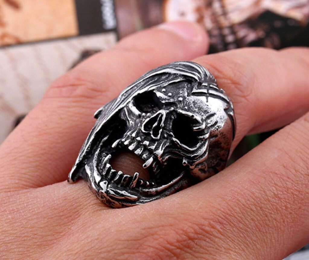 Men Hip Hop /Punk Fashion Retro Hair Skull Titanium