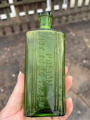 Antique Green Glass Poison Bottle Ribbed Not To Be Taken Rectangular 10.5cm - Image 1 of 3