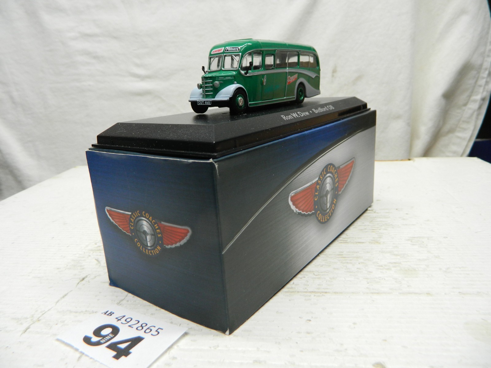 Atlas Classic Coaches 1:72 Bedford OB Coach Ron Deweway Box 4 642 103 thumbnail 7
