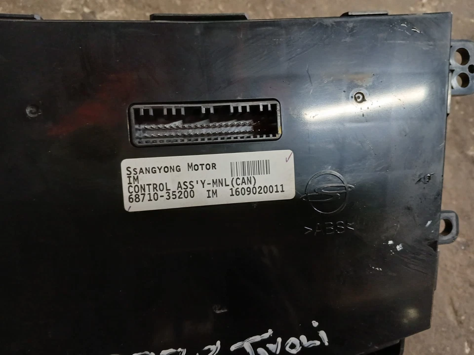 SSANGYONG TIVOLI HEATER CONTROLS 68710-35200 2017 ~ - Image 3 of 3