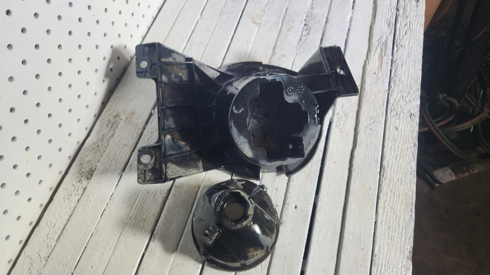 2011-14 Ford F150 Right Fog Light OEM BL3Z15200A - Image 4 of 4