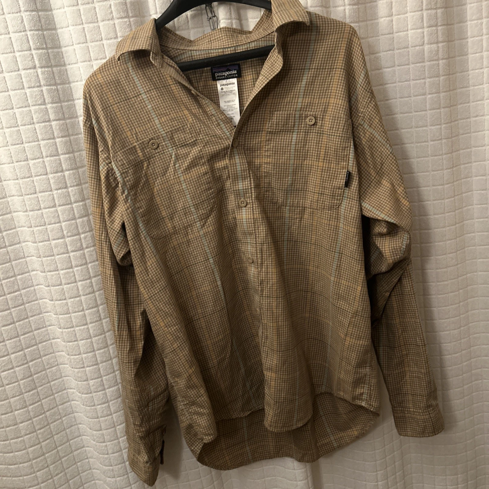 Patagonia Men's Plaid Hiking Button Down Shirt | Beige | M | organic cotton
Opens in a new window or