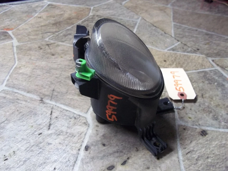 05-09 AUDI A4 S4 06-13 A3 07-08 RS4 PARACHOQUES DERECHO MONTADO ANTINIEBLA LUZ DE CONDUCCIÓN OEM Foto 2 de 4