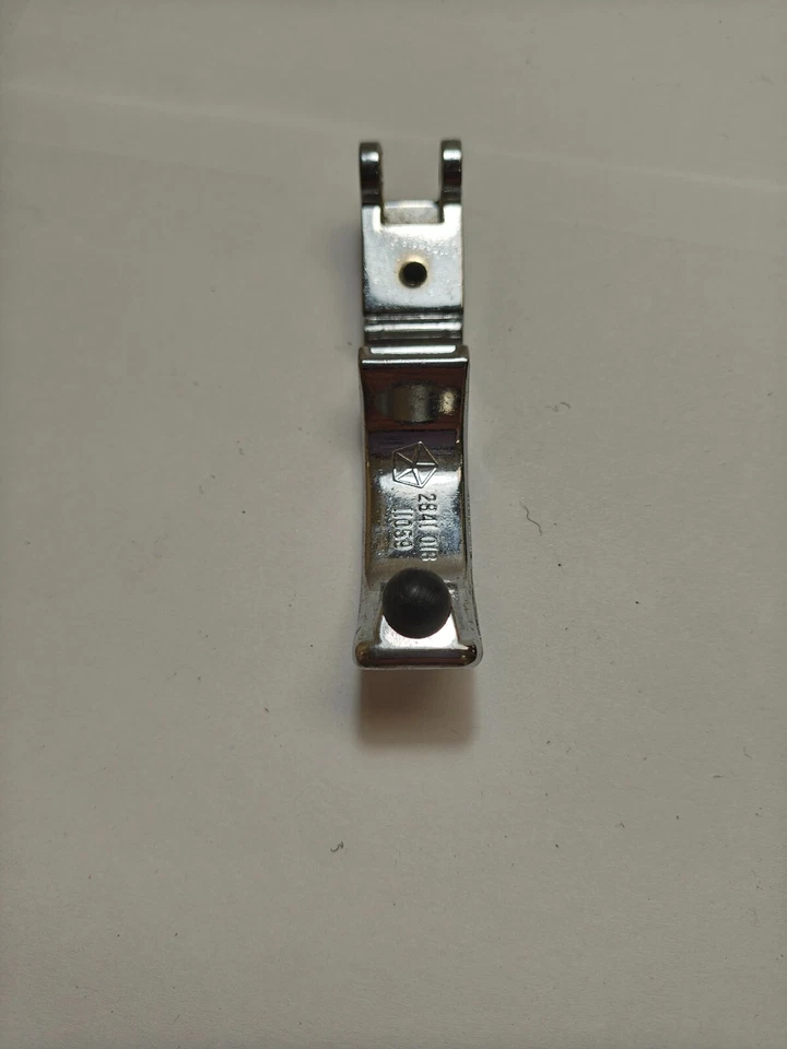 Dodge Dart Valiant 1968-1970 Plymouth cuarto ventana mango cromado 2842538 nuevo en stock Foto 4 de 4