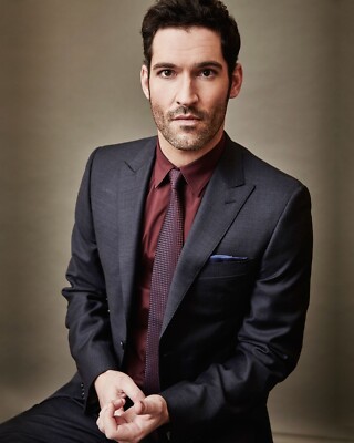 SEXY TOM ELLIS 8x10 PHOTO *
