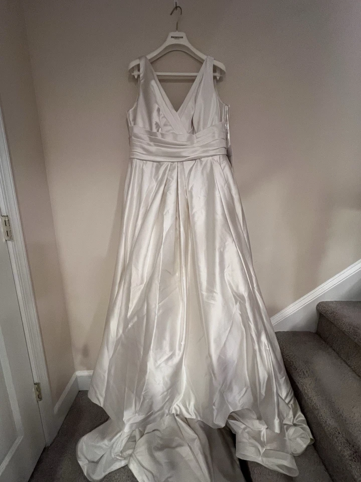 С ЯРЛЫКАМИ Pronovias Ocumo бальное платье, с ЯРЛЫКАМИ Watters кружева Bolero, с полный юбки лот - Изображение 4 из 4