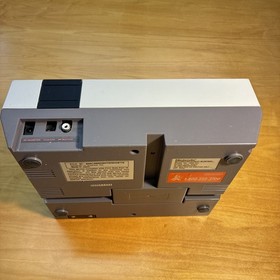 Nintendo NES Console With Cables 2 Controllers Model NES-001  SuperMario Zapper