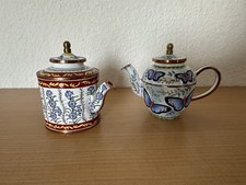 Set 2 brocche dipinte a mano C. Maddicott 1999 farfalle fiori decorazione