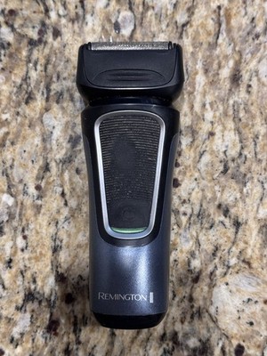 Remington / Comfort Series / Foil Men's Electric Razor With Power Cord/Dock