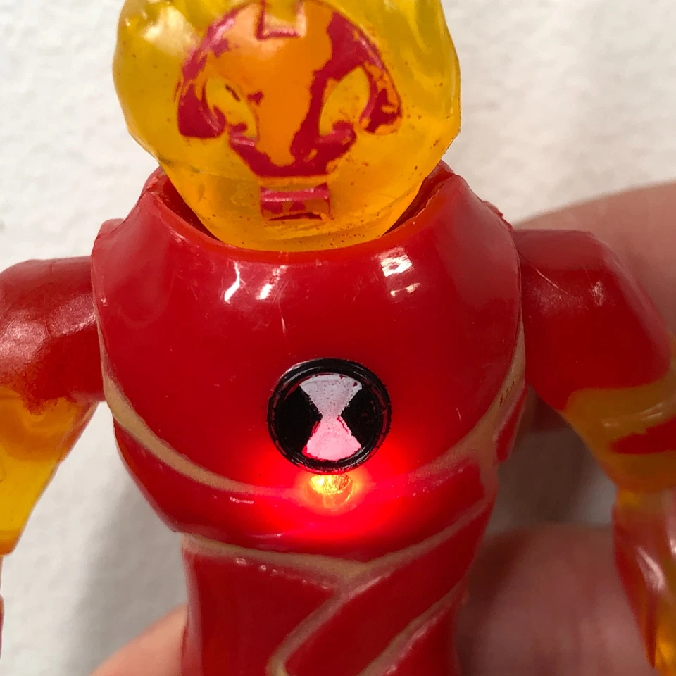 Figuras de acción Ben 10 Heatblast juguete estatuilla Bandai coleccionable se ilumina funciona. Foto 2 de 4