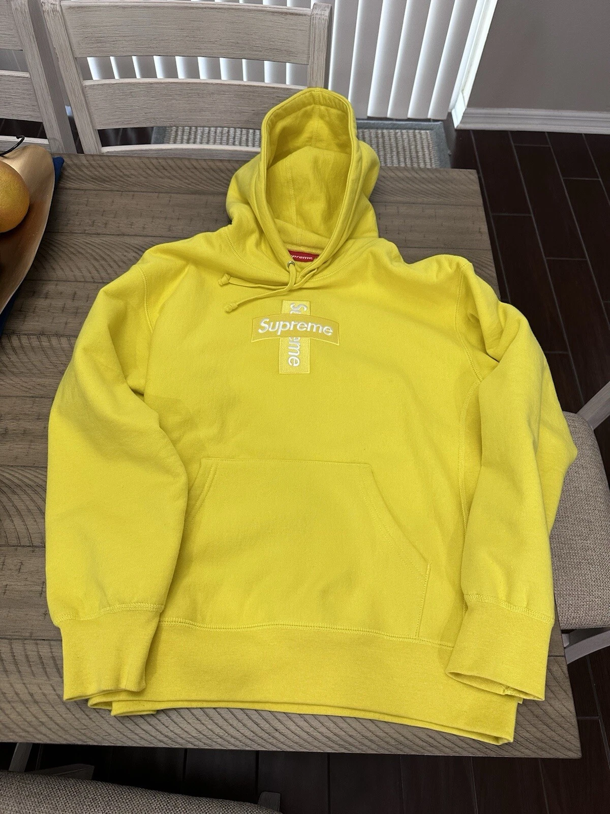 Sweat à capuche croisé logo Supreme Box Medium 