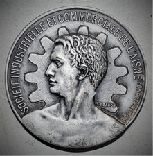 MEDAILLE EN METAL COULEUR ARGENT SOCIETE INDUSTRIELLE ET COMMERCIALE DE L'AISNE