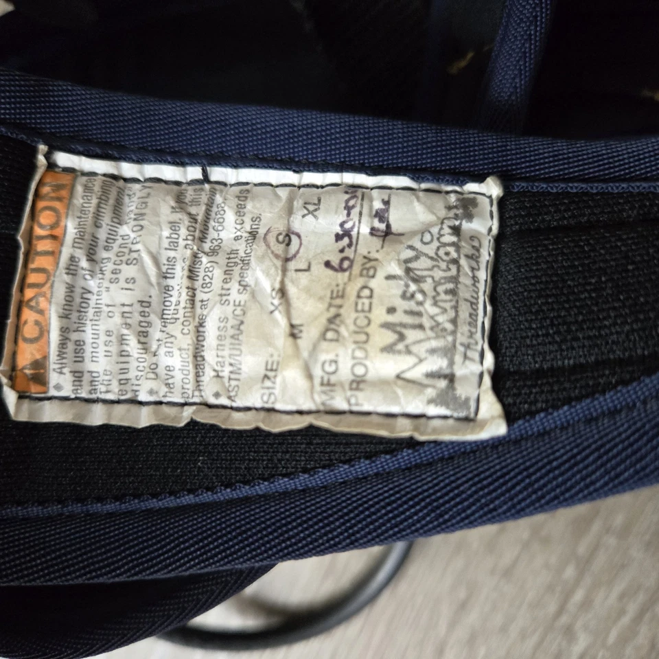 Arnés táctico de escalada Misty Mountain Cirque 2004 pequeño [26-29 pulgadas] Foto 4 de 4