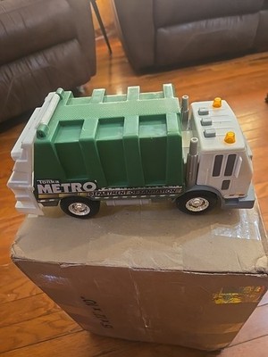 COLLECTIBLE 2013 HASBRO TONKA METRO DEPT OF SANITATION GARBAGE TRUCK  Works 