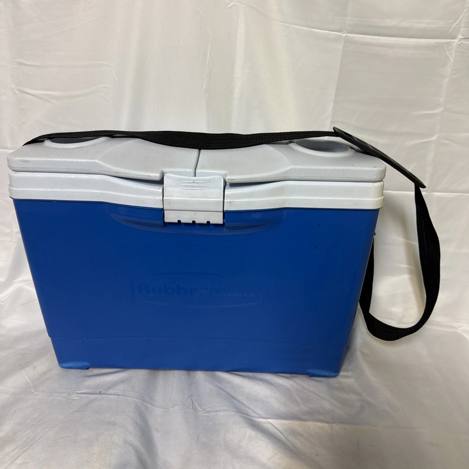 Rubbermaid The Slim Cooler 6” 13QT/12.5L Blue W/ Dual Opening Lid & Adj Strap